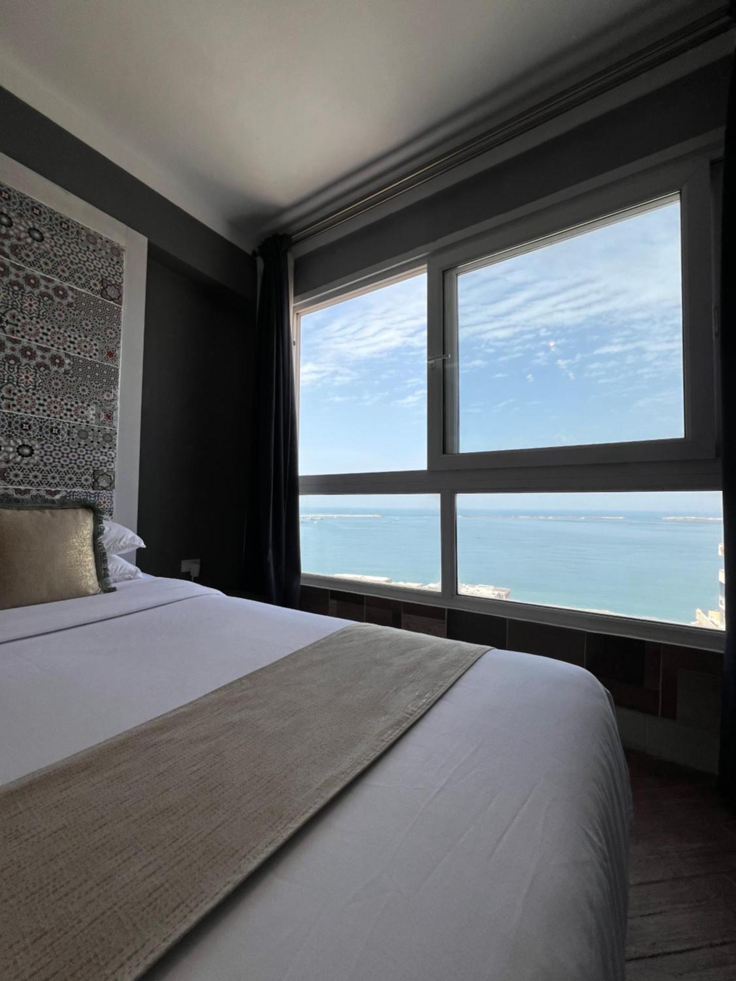 Downtown Sea View Suites Alexandria Eksteriør bilde